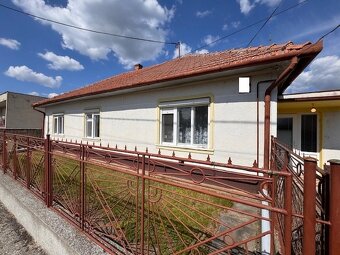 Predaj-5i dom s pekným pozemkom a garážou Tvrdošovce - 2