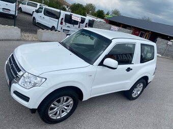 Mitsubishi Pajero - 2