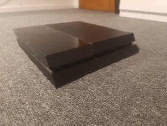 Playstation 4 - 2