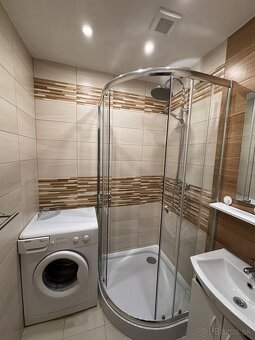Predám byt v Revúcej 41 m2 s 2 balkónmi - 2