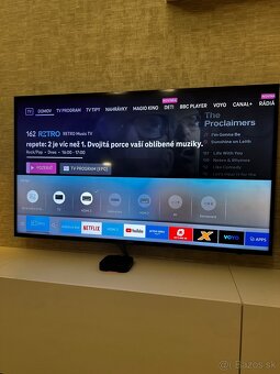 Samsung 50" UHD 4K Smart TV UE50KU6072U - 2