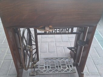 Predám šijací stroj - 2