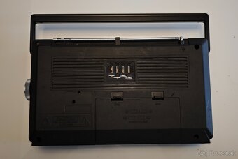 Predam ( zberatelovi) radio GRUNDIG Concet Boy - 2