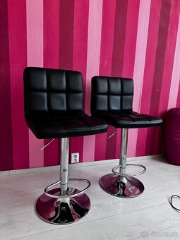 Výškovo nastaviteľné čierne barové stoličky 2ks - 2