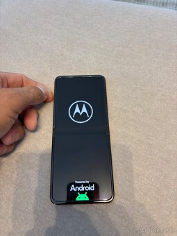 Motorola razr 50 ultra 12/512gb peach fuzz - 2