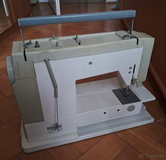 Šijací stroj Veritas Famula - 2