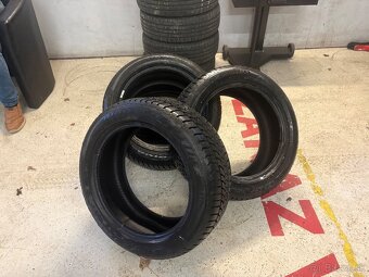 Predám pneumatiky 227/50 r17 Debica - 2