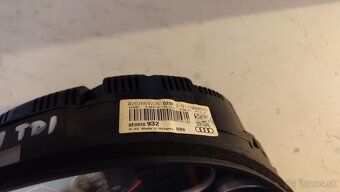 Budíky Audi A4 B7 1.9 TDI - 2