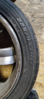 225/45 ZR17 - 2