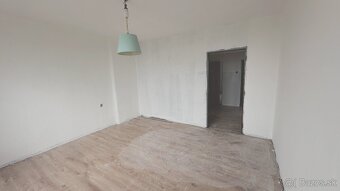 Predám 3 izb Byt Levice časť Dobogov - 2