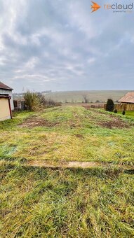 Stavebný pozemok v obci Dolné Otrokovce, okr. Hlohovec (831 - 2