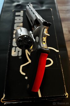 Predám Taurus Raging Bull .454 Casull - 2