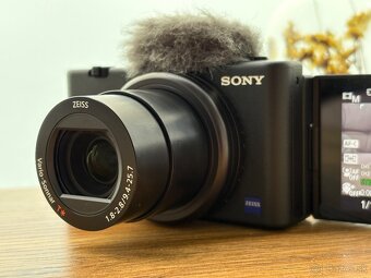 Predám Sony ZV-1 – top stav + 32GB pamäťová karta - 2