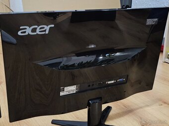 Zbavím sa týchto 2 monitorov - 2