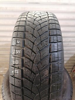Goodyear zimné 235/60/R17 - 2