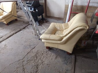Darujem kožené kreslá - 2