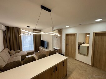 NA PREDAJ - Moderný 4-izbový byt - 2