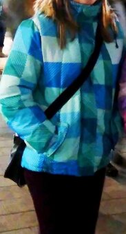 Tyrkysová vetrovka - 2