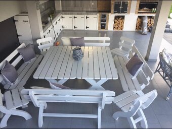 Masívne Sedenie na terasu. - 2