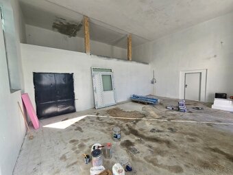 Priestory 54m2 voľné ihneď - 2