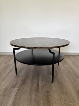 Okruhly stolik - 2