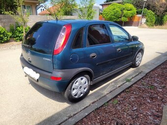 Predam opel corsa comfort 1.0 benzín kw 43 r.v 2002 - 2