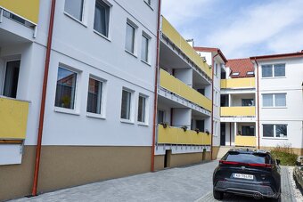NA PREDAJ: 2izbový byt s výhľadom na majestátny Spišský hrad - 2