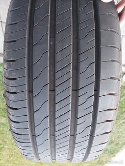 225/45 R17 - 2