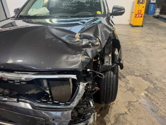 kia sorento 2,2 crdi,havarovana - 2