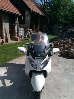 Suzuki Burgman 650 Executive - 2