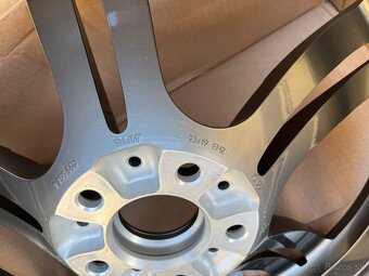 Originál koleso BMW M4 style 437M 19” - 2