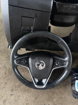 Opel Insignia A, facelift, airbagova sada, palubovka - 2