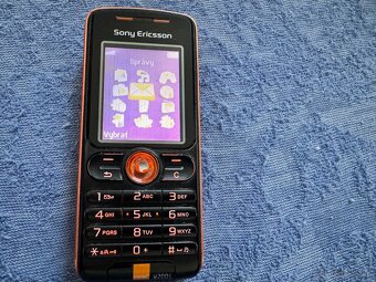 Sony Ericsson W200i - 2