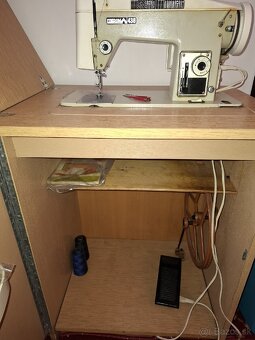 Šijací stroj - 2