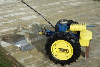 podvozok agzat s pluhom - 2