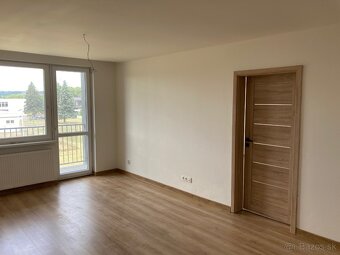 PREDAJ: 3 izb.byt 80 m2 s lodžiou, novostavba Strážske - 2