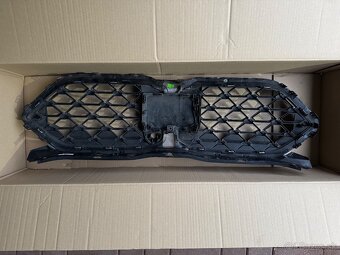 Bmw X2 - predná maska - 2