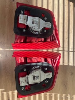 Škoda Octavia 2 Combi zadné svetlá - 2