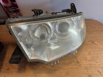 Mitsubishi l200 predné svetla - 2