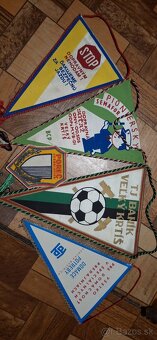 Predám Retro vlajočky - 2