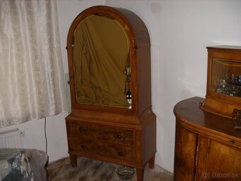 starší nábytok - 2