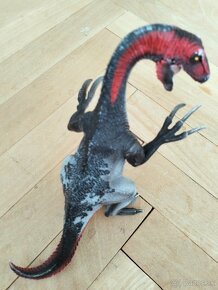 Schleich Therizinosaurus - 2