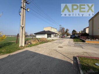 Exkluzívne APEX reality stavebný pozemok 800 m2 Červeník - 2