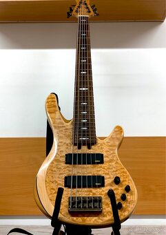 Vymenim za basu/gitaru Yamaha TRB1006J 6strunova basgitara - 2