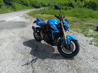 Suzuki GSR 750 2012 - 2