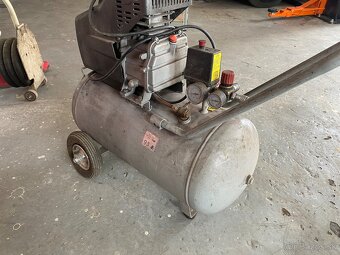 Kompresor 50L woodstar - 2