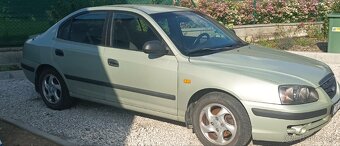 Hyundai Elantra - 2