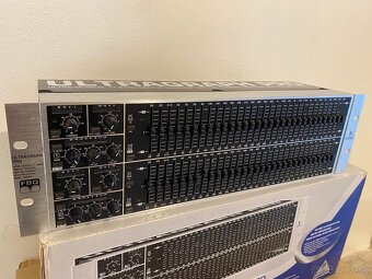 Behringer Ultrafraph FBQ-PRO FBQ6200 - 2