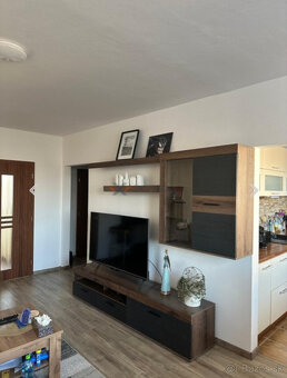 Na prenájom 3-izbovy priestranný byt, Klokočina, Benkova - 2