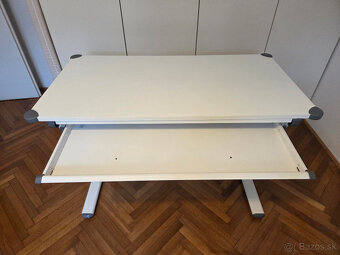Vyskovonastavitelny stol - 2